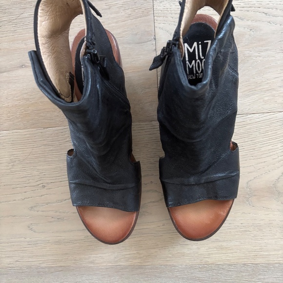 MizMooz sandals sz 10 - Picture 13 of 13